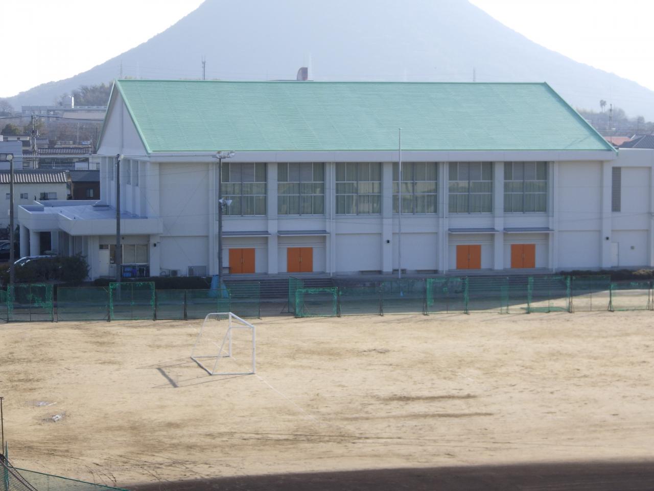 坂出商業高校新体育館屋上防水工事